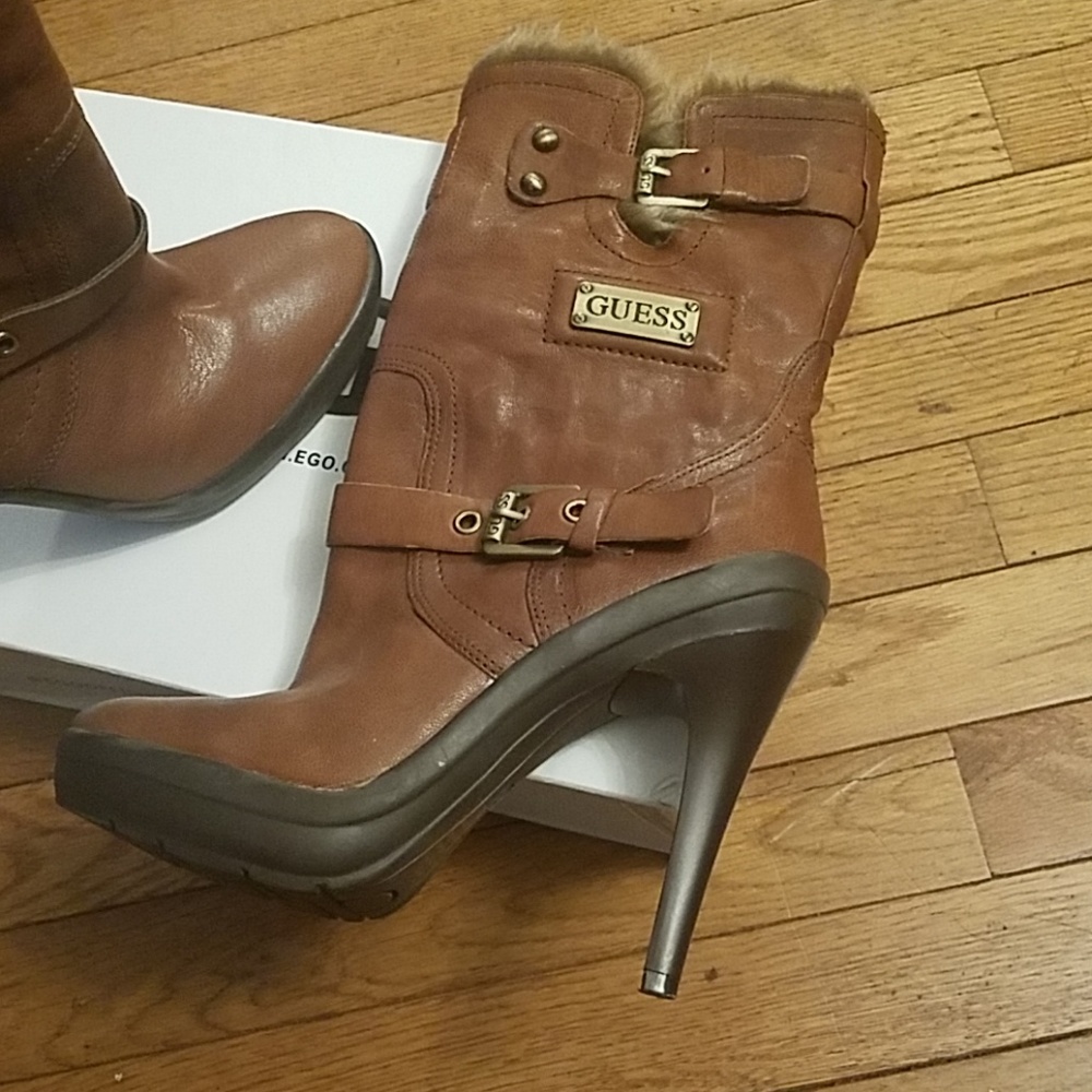 Boot - Picture 2 of 6